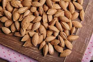 تصویر 2 از بادام درختی خام مغذی مناسب صبحانه گیاهی